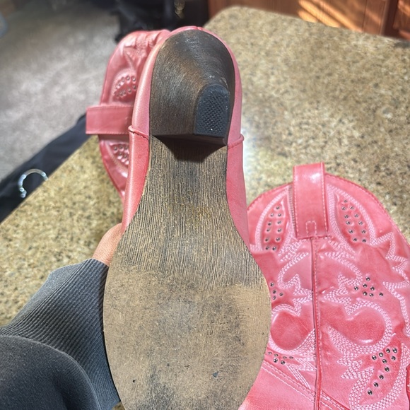Red cowboy boots like new - Picture 3 of 3